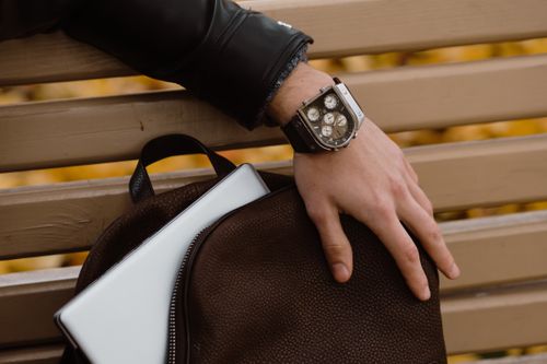 Kleine Uhren fürs schmale Handgelenk: die richtige Größe