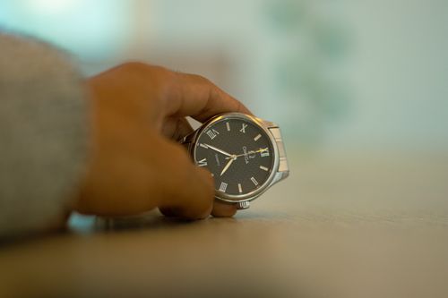 Uhr im Ausland kaufen: Preise, Zoll & Garantie