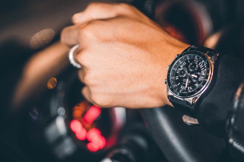 Uhr Wert ermitteln: Geerbte oder alte Uhr richtig