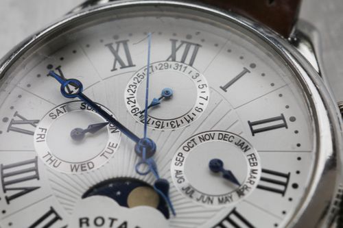 Bauhöhe der Uhr: Gehäusedicke & Tragekomfort erklärt