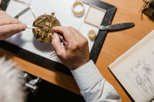 Breguet-Zeiger: Form, Herkunft & Stil einfach erklärt