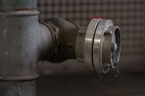 Schraubboden: Mehr Wasserdichtigkeit durch Verschraubung