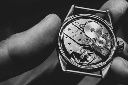 Das Tourbillon: Aufbau, Nutzen und Geschichte erklärt
